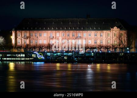 Mainz, Allemagne. 31 décembre 2024. Kurfürstliches Schloss. Banque D'Images