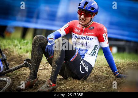 Baal, Belgique. 1er janvier 2025. La marque néerlandaise Lucinda photographiée après la course d'élite féminine de l'événement cycliste de cyclocross 'GP Sven Nys' le mercredi 01 janvier 2025 à Baal, étape 5/8 de la compétition X2O Badkamers 'Trofee Veldrijden'. BELGA PHOTO DAVID PINTENS crédit : Belga News Agency/Alamy Live News Banque D'Images