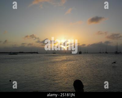 Coucher de soleil sur Caye Caulker, Belize Banque D'Images