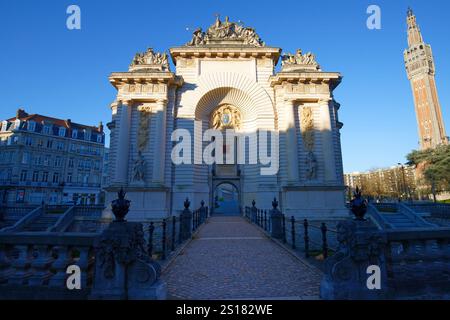 La porte de Paris, Arc de Triomphe à Lille, département du Nord de la France Banque D'Images