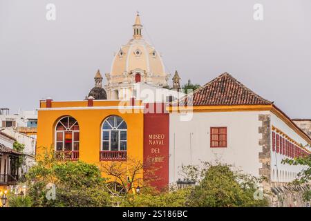 CARTHAGÈNE, COLOMBIE - 4 MARS 2023 : Museo Naval del Caribe (Musée naval) bâtiment dans la vieille ville de Carthagène de Indias, Colombie Banque D'Images