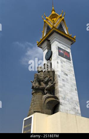 Le Monument de l'amitié Cambodge Vietnam a un style plutôt communiste, construit en 1979, Phnom Penh, Cambodge. Banque D'Images