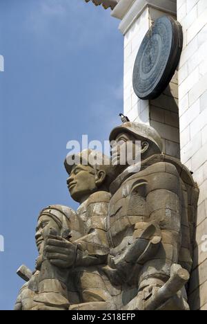 Le Monument de l'amitié Cambodge Vietnam a un style plutôt communiste, construit en 1979, Phnom Penh, Cambodge. Banque D'Images