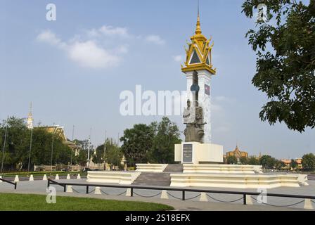 Le Monument de l'amitié Cambodge Vietnam a un style plutôt communiste, construit en 1979, Phnom Penh, Cambodge. Banque D'Images