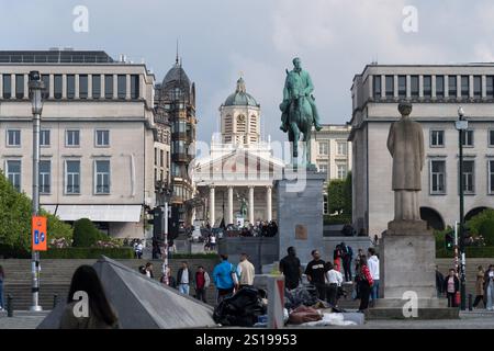 Statue d'Élisabeth de Bavière, reine des Belges, et statue équestre d'Albert I / Ruiterstandbeeld van Albert I (statue équestre d'Albert I), Banque D'Images