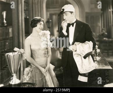 Edward Everett Horton et Patsy Ruth Miller dans Frame du film de 1929 'The Hottentot', un film américain réalisé par Roy Del Ruth. Archive American Movie Photograph, 1929 Banque D'Images