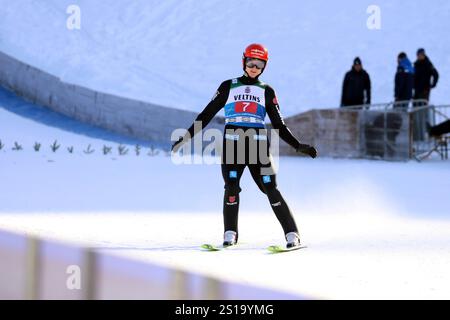 Garmisch Partenkirchen, Allemagne. 1er janvier 2025. Karl Geiger (SC Oberstdorf) beim Neujahrsskispringen 73. Vierschanzentournee Garmisch-Partenkirchen crédit : dpa/Alamy Live News Banque D'Images