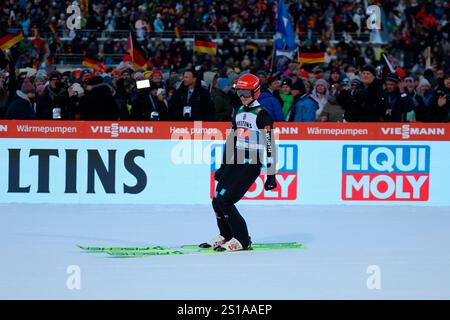 Garmisch Partenkirchen, Allemagne. 1er janvier 2025. Karl Geiger (SC Oberstdorf) beim Neujahrsskispringen 73. Vierschanzentournee Garmisch-Partenkirchen crédit : dpa/Alamy Live News Banque D'Images