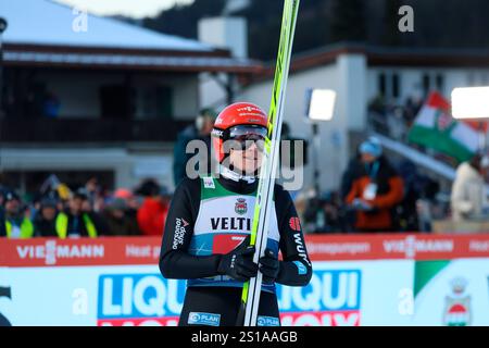 Garmisch Partenkirchen, Allemagne. 1er janvier 2025. Karl Geiger (SC Oberstdorf) beim Neujahrsskispringen 73. Vierschanzentournee Garmisch-Partenkirchen crédit : dpa/Alamy Live News Banque D'Images