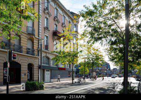 France, territoire de Belfort, Belfort, Boulevard Carnot dans le quartier Haussmannien Banque D'Images