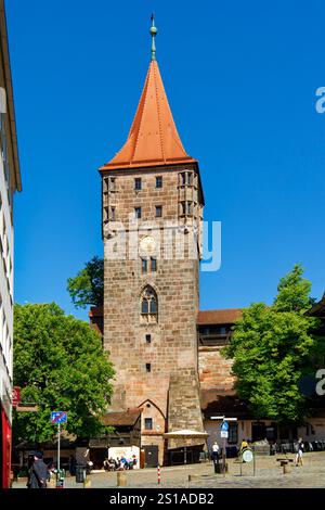 Allemagne, Bavière, Franconie, Nuremberg, vieille ville, place Platz am Tiergärtnertor, porte de la ville Tiergärtnertor Banque D'Images