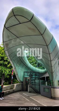 Vue de la station Hungerburgbahn Congress - funiculaire hybride à Innsbruck. Zaha Hadid Architects. 18 mai 2023. Innsbruck, Autriche Banque D'Images