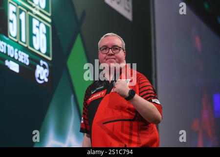 Alexandra Palace, Londres, Royaume-Uni. 2 janvier 2025. 2024/25 PDC Paddy Power World Darts Championships Day 15 demi-finales ; Stephen Bunting célèbre sa victoire contre Luke Littler dans le 7e set. Crédit : action plus Sports/Alamy Live News Banque D'Images