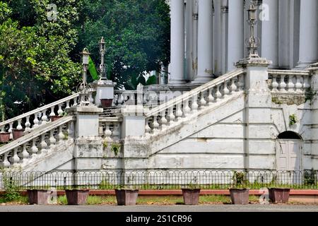 Vue partielle de la Bibliothèque nationale de l'Inde, est la plus grande bibliothèque en Inde par volume, située à Belvedere, Kolkata, Bengale occidental, Inde Banque D'Images