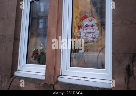 Dans la gloire du crépuscule, à Govanhill, à Glasgow, Écosse, 31 décembre 2024. Banque D'Images