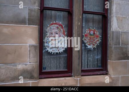 Dans la gloire du crépuscule, à Govanhill, à Glasgow, Écosse, 31 décembre 2024. Banque D'Images