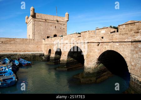 skala du port et fortifications portuaires essaouira, maroc Banque D'Images