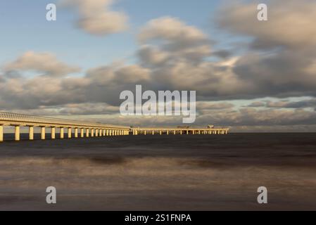 Nouveau quai à Prerow, à 720 mètres le plus long quai de la mer Baltique, Prerow, Mecklembourg-Poméranie occidentale, Allemagne, Europe Banque D'Images