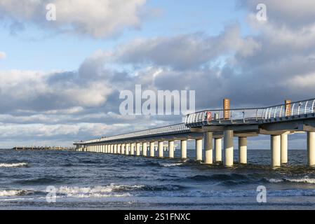 Nouveau quai à Prerow, à 720 mètres le plus long quai de la mer Baltique, Prerow, Mecklembourg-Poméranie occidentale, Allemagne, Europe Banque D'Images