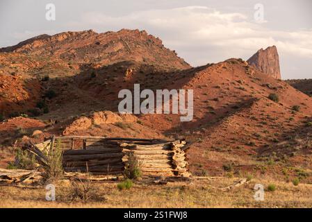 Ruines d'un hogan, nation Navajo, Utah. Banque D'Images