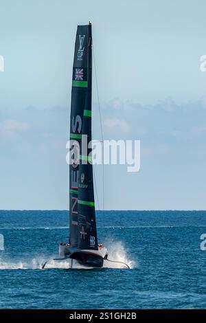 Barcelone, Espagne - 09 septembre 2024 : L’équipe de voile Ineos Britannia court en monocoque en demi-finale de la 37E America’s Cup Louis Vuitton Banque D'Images