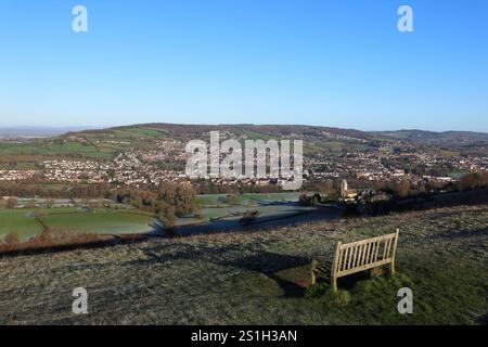 Vue de Selsley Common vers l'église Selsley et Randwick Banque D'Images