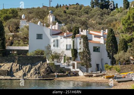 Maison Musée du célèbre artiste Salvador Dali à Cadaques, Catalogne, Espagne. Banque D'Images