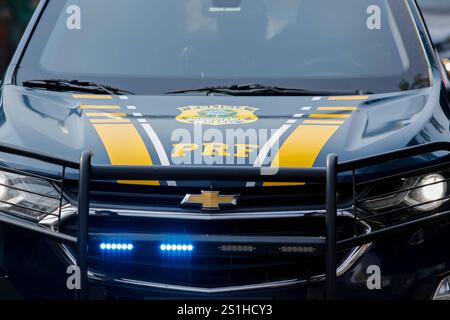 Minas Gerais, Brésil - 19 septembre 2024 : détail de la description de la voiture de police - en portugais : policia rodoviaria Federal Banque D'Images