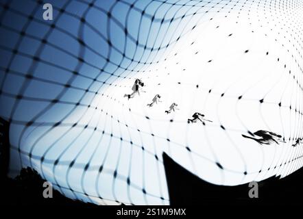 ASTRONOMIQUEMENT ESPACÉ : un mystère de physique quantique s'enchevêtrent et tombe sur un astronaute qui a traversé l'horizon des événements d'un trou noir. Banque D'Images