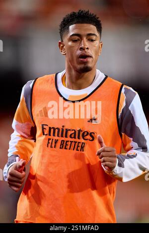 Jude Bellingham du Real Madrid vu en action lors du match de la Liga 2024/25 entre Valencia CF et le Real Madrid au stade Mestalla. Banque D'Images