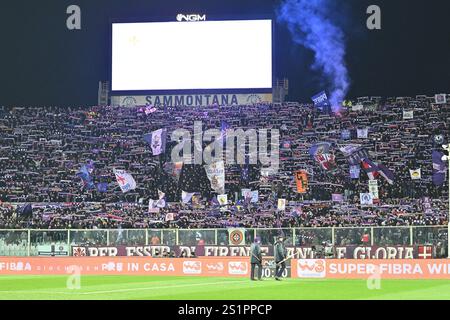 Stade Artemio franchi, Florence, Italie. 4 janvier 2025. Football italien Serie A ; Fiorentina versus Napoli ; Fiorentina's supporters Credit : action plus Sports/Alamy Live News Banque D'Images