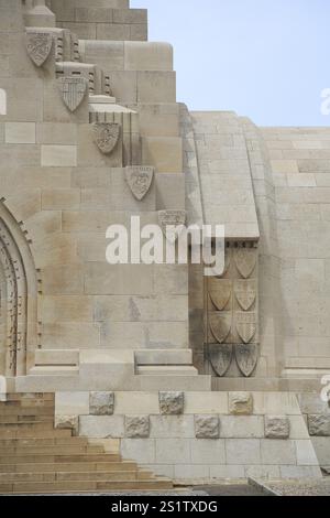 Ossuaire Ossuaire de Douaumont commémorant la bataille de Verdun, Meuse, France, Europe Banque D'Images