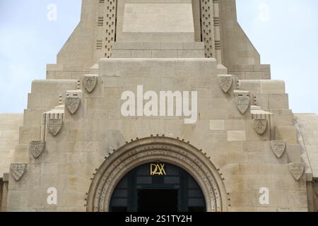 Ossuaire Ossuaire de Douaumont commémorant la bataille de Verdun, Meuse, France, Europe Banque D'Images