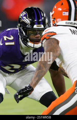 Baltimore, MD, États-Unis. 4 janvier 2025. Brandon Stephens (21 ans), cornerback des Ravens de Baltimore, en action lors d'un match contre les Browns de Cleveland au M&T Bank Stadium de Baltimore, Maryland. Photo/ Mike Buscher/Cal Sport Media/Alamy Live News Banque D'Images