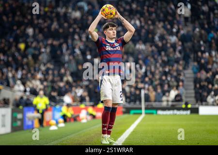 Londres, Royaume-Uni. 4 janvier 2025. Le défenseur de Newcastle United Tino Livramento (21 ans) lors du match de premier League au Tottenham Hotspur Stadium, à Londres. Le crédit photo devrait se lire : Ian Stephen/Sportimage crédit : Sportimage Ltd/Alamy Live News Banque D'Images