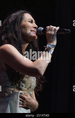 La chanteuse espagnole Clara Montes se produit au concert de Noël au Teatro Real de Madrid le 5 janvier 2025 Espagne Banque D'Images