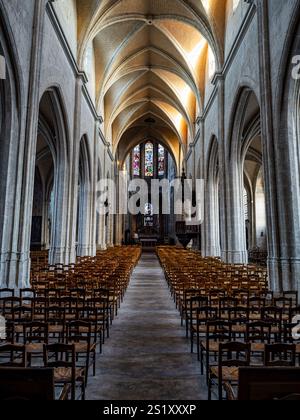 Margny-les-Compiègne est une belle ville en France. Ville médiévale, anciennes cathédrales gothiques. Monuments historiques. Banque D'Images