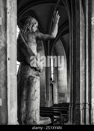 Margny-les-Compiègne est une belle ville en France. Ville médiévale, anciennes cathédrales gothiques. Monuments historiques. Banque D'Images