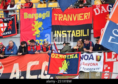 Lecce, Italie. 05 janvier 2025. Fans et supporters de la FCF de Gênes lors du match de football Serie A Enilive entre l'US Lecce et la FCF de Gênes au stade via del Mare à Lecce, en Italie, le dimanche 05 janvier 2025. (Crédit image : &#xa9 ; Giovanni Evangelista/LaPresse) crédit : LaPresse/Alamy Live News Banque D'Images