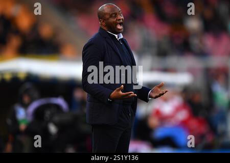 Lecce, Italie. 05 janvier 2025. Patrick Vieira, entraîneur-chef de Gênes, réagit lors du match de football Serie A Enilive entre l'US Lecce et le Gênes FCF au stade via del Mare à Lecce, en Italie, dimanche 05 janvier 2025. (Crédit image : &#xa9 ; Giovanni Evangelista/LaPresse) crédit : LaPresse/Alamy Live News Banque D'Images