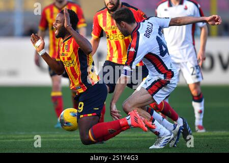 Lecce, Italie. 05 janvier 2025. Lassana Coulibaly (29 US Lecce) et g47| en action lors du match de football Serie A Enilive entre l'US Lecce et Gênes FCF au stade via del Mare à Lecce, Italie, dimanche 05 janvier 2025. (Crédit image : &#xa9 ; Giovanni Evangelista/LaPresse) crédit : LaPresse/Alamy Live News Banque D'Images