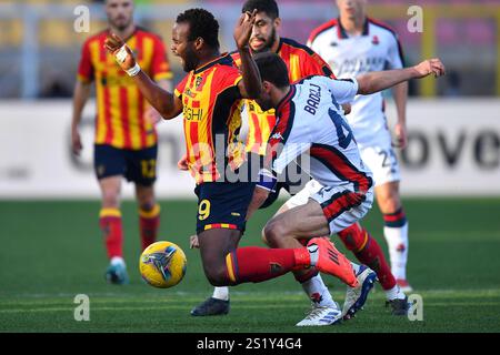 Lecce, Italie. 05 janvier 2025. Lassana Coulibaly (29 US Lecce) et g47| en action lors du match de football Serie A Enilive entre l'US Lecce et Gênes FCF au stade via del Mare à Lecce, Italie, dimanche 05 janvier 2025. (Crédit image : &#xa9 ; Giovanni Evangelista/LaPresse) crédit : LaPresse/Alamy Live News Banque D'Images