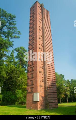 La tour commémorative emblématique du musée de la colonie de jamestown à williamsburg en Virginie. Banque D'Images