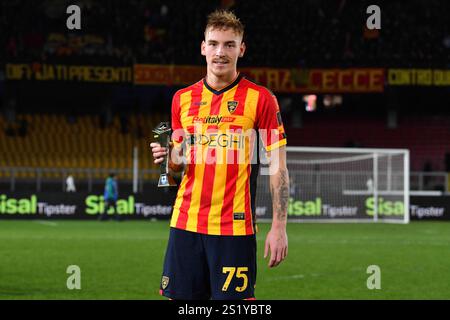 Lecce, Italie. 05 janvier 2025. Le milieu défensif de Lecce, Balthazar Pierret (75 US Lecce) joueur Panini du match Credit : LaPresse/Alamy Live News Banque D'Images