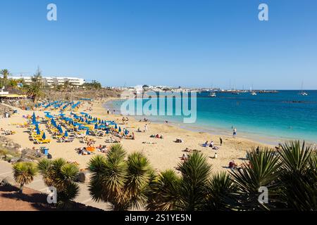 Vue de la plage Playa Dorada à Playa Blanca, Lanzarote, Îles Canaries, Espagne Banque D'Images
