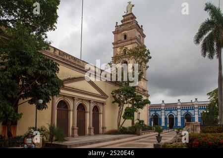 Cathédrale notre-Dame de Candelaria (Nuestra Señora de la Candelaria) dans le centre-ville de Camaguey, Cuba Banque D'Images