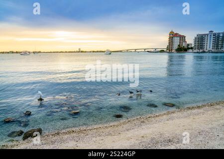 Vue panoramique de la baie de Sarasota depuis Bayfront Park à Sarasota, Floride Banque D'Images
