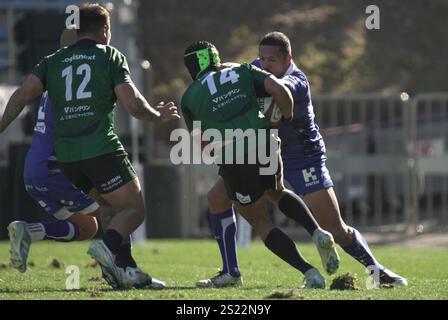 Kurt-Lee Arendse de DynaBoars lors du match de rugby à XIII 2024-25 entre Mitsubishi Heavy Industries Sagamihara Dynaboars et Shizuoka BlueRevs au Prince Chichibu Memorial Stadium à Tokyo, Japon, le 4 janvier 2025. Crédit : FAR EAST PRESS/AFLO/Alamy Live News Banque D'Images