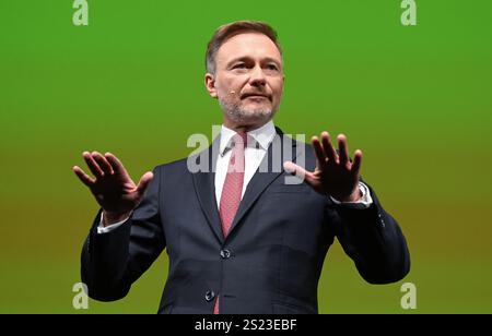 Stuttgart, Allemagne. 06 janvier 2025. Christian Lindner, président fédéral du FDP, prend la parole lors de la traditionnelle réunion d'Épiphanie du FDP à l'opéra de Stuttgart. Crédit : Bernd Weißbrod/dpa/Alamy Live News Banque D'Images