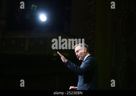Stuttgart, Allemagne. 06 janvier 2025. Christian Lindner, président fédéral du FDP, prend la parole lors de la traditionnelle réunion d'Épiphanie du FDP à l'opéra de Stuttgart. Crédit : Bernd Weißbrod/dpa/Alamy Live News Banque D'Images
